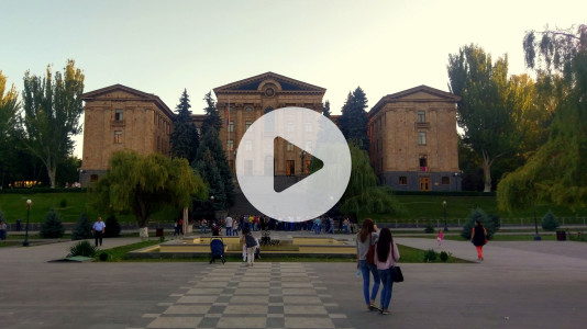 Foto: Das Parlamentsgebäude Armeniens