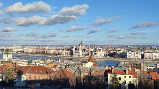 Skyline von Budapest mit Blick auf das Parlamentgebäude